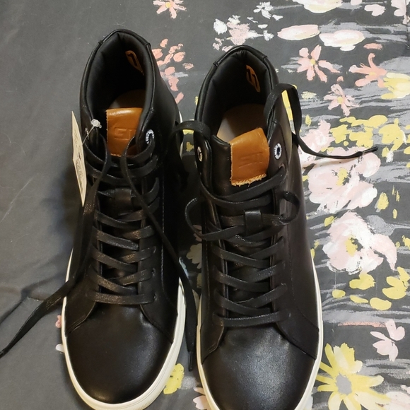 Steve Madden Shoes - Steve Madden High Tops.  Black Size 11